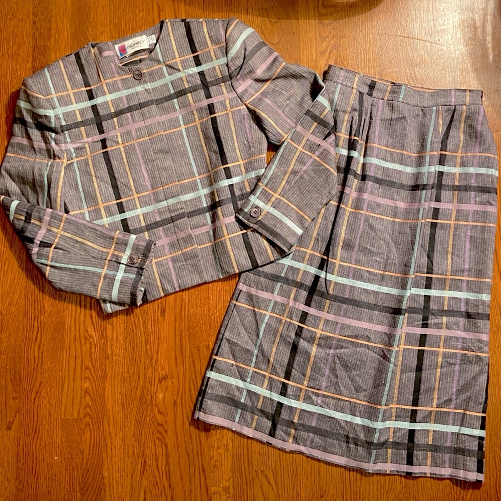 Vintage Two-Piece Plaid Skirt Set in Gray with Pastel Stripes